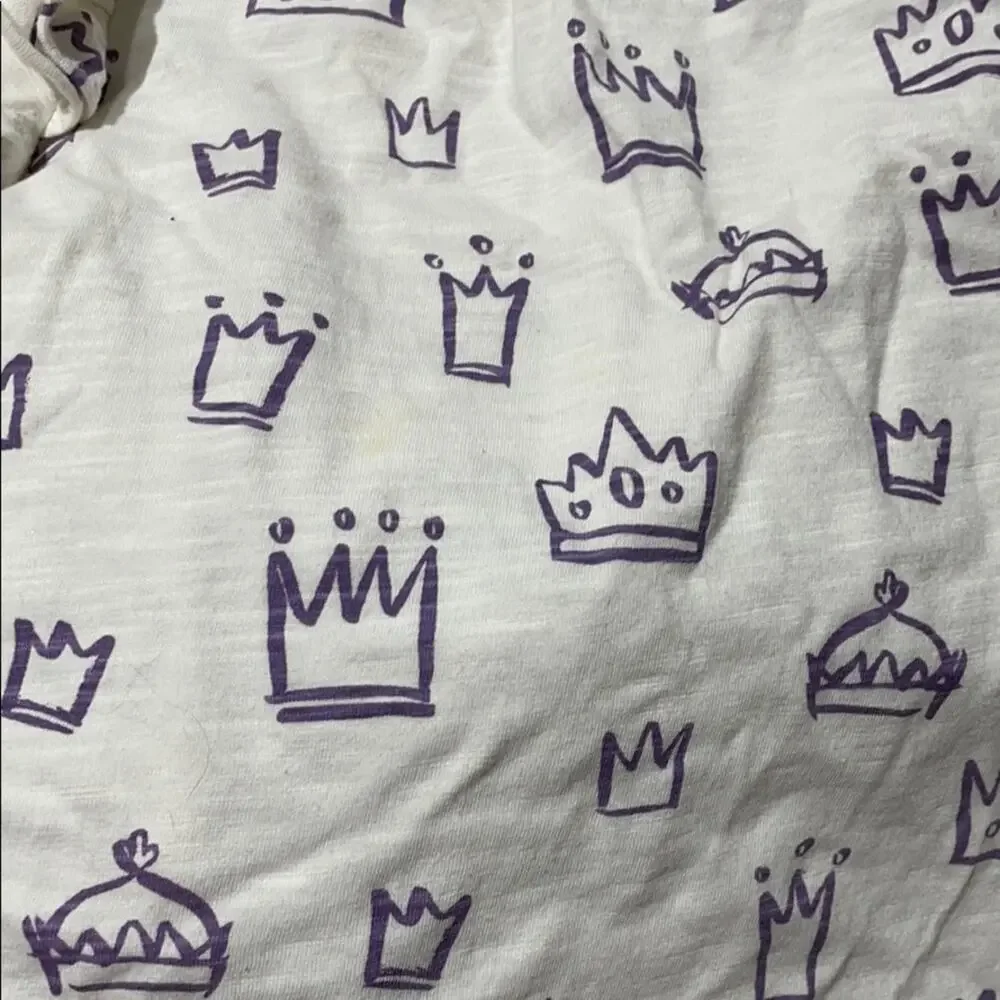 Oshkosh 4t lavender crown outfit worn once